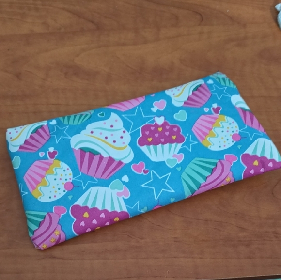 Colorful Cupcake Print Pouch - Picture 2 of 6